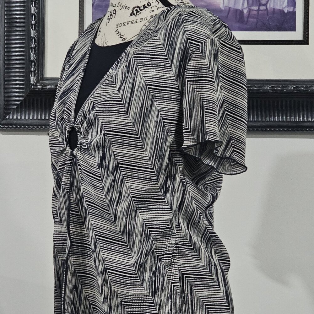 Tradition Blouse - Picture 2 of 3